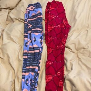 Two pairs of lularue leggings size is